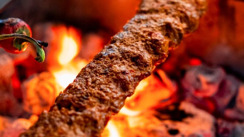 Adana Kebabı Nasıl Yapılır? Gerçek Adana Kebabı Tarifi