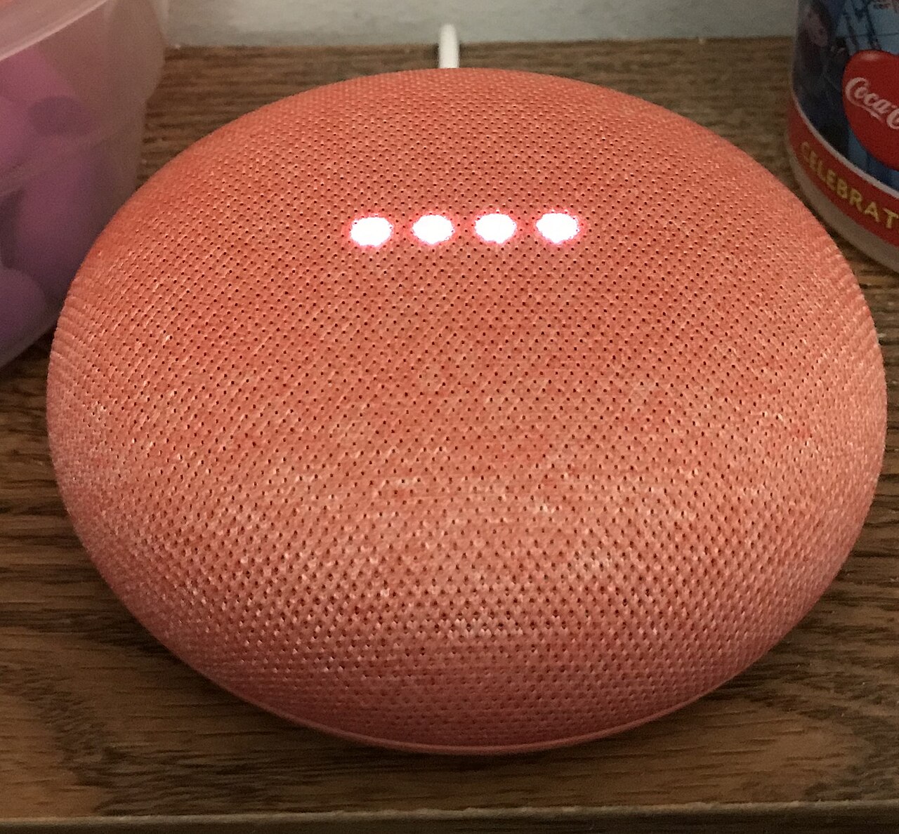 LED göstergeli Google Home Mini akıllı hoparlör
