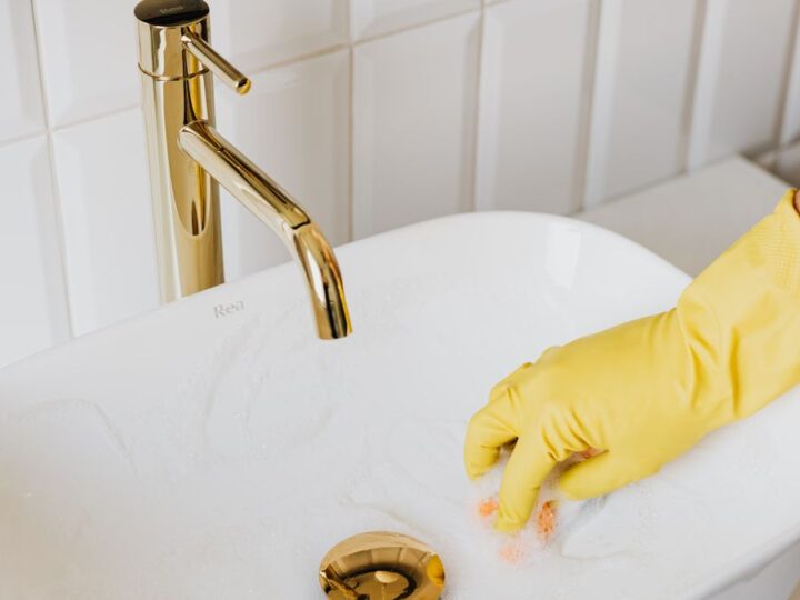 Banyo Temizliği: Kireç, Küf ve Lekelere Karşı Rehber