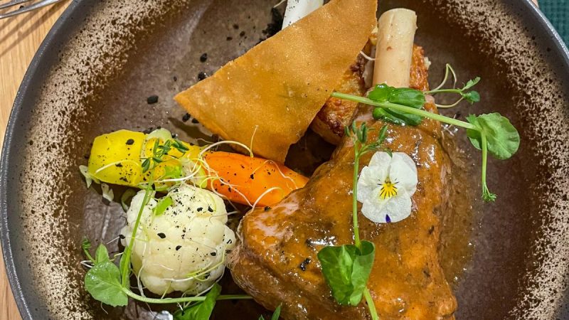 İncik Kebabı: Fırında Yumuşacık Kuzu İncik Tarifi