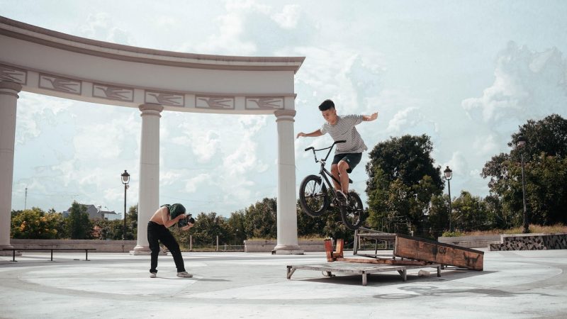 BMX: Akrobasinin ve Gençliğin Bisikleti