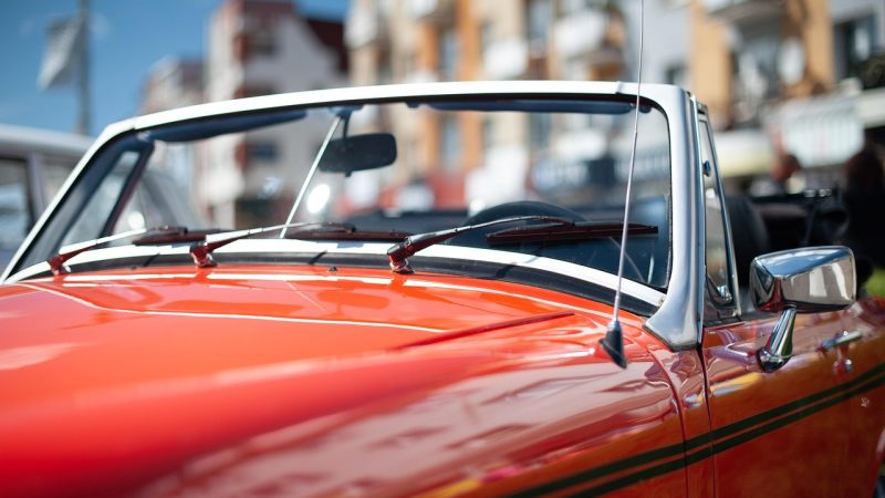 Cabrio ve Roadster: Üstü Açık Sürüş Keyfi