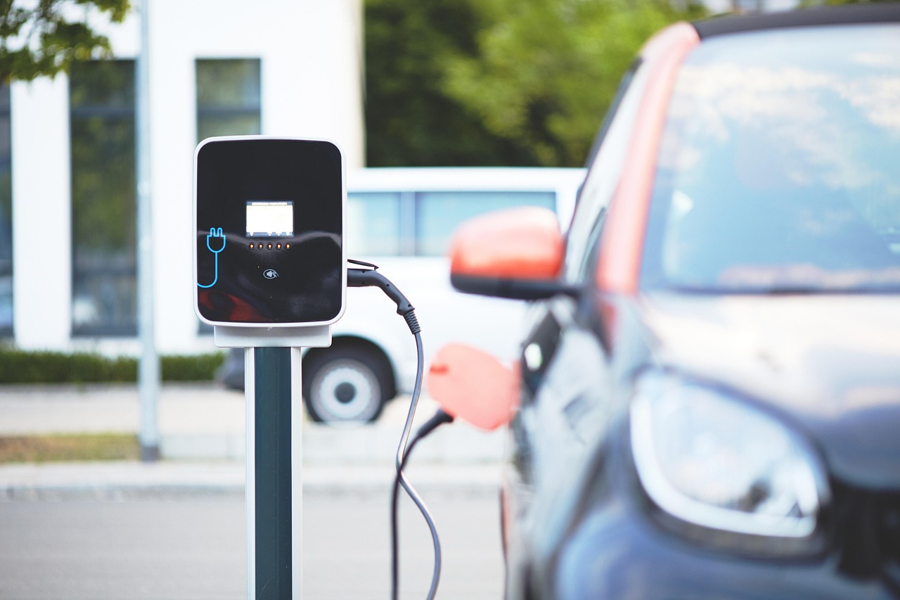 Batarya kapasitesi menzili belirler.