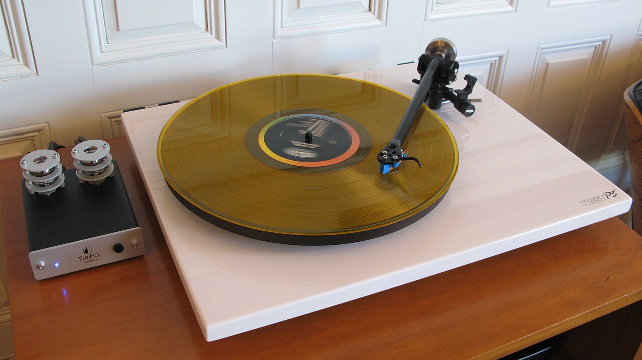 Pikap ve phono preamp ile HiFi kurulumu
