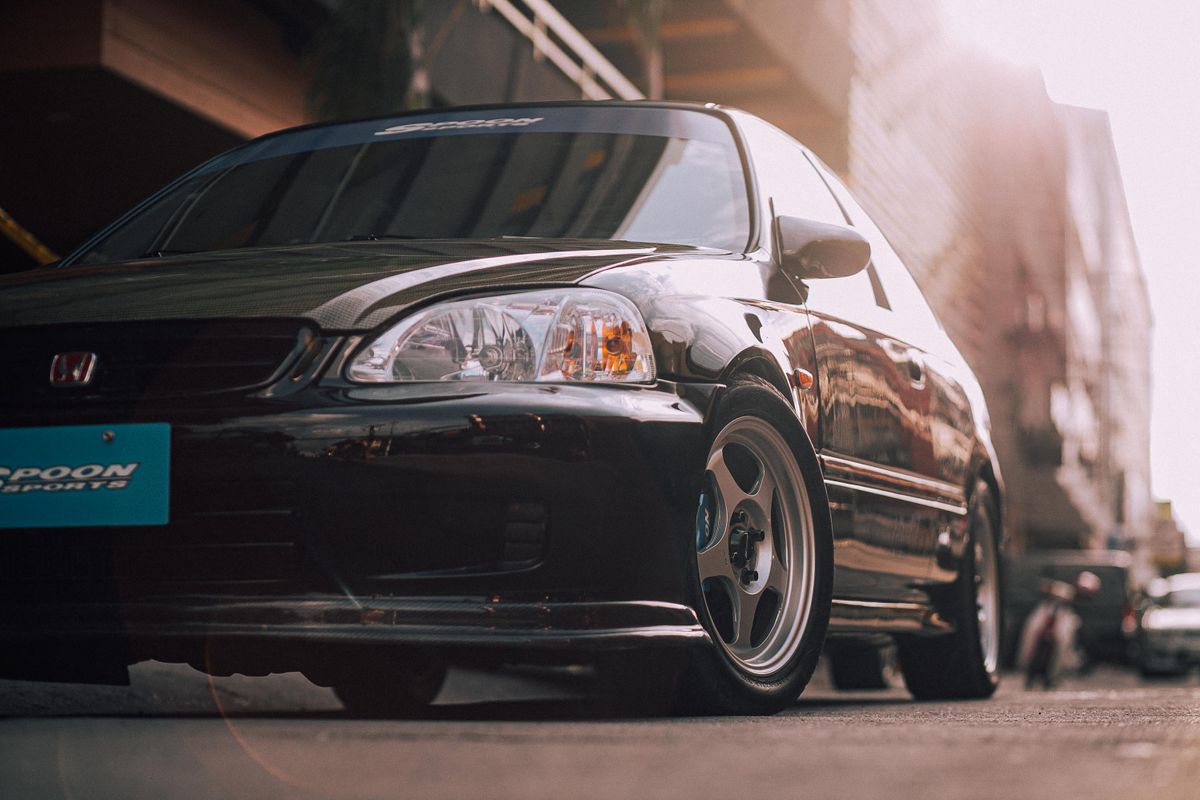 Siyah Honda Civic yandan görünüm