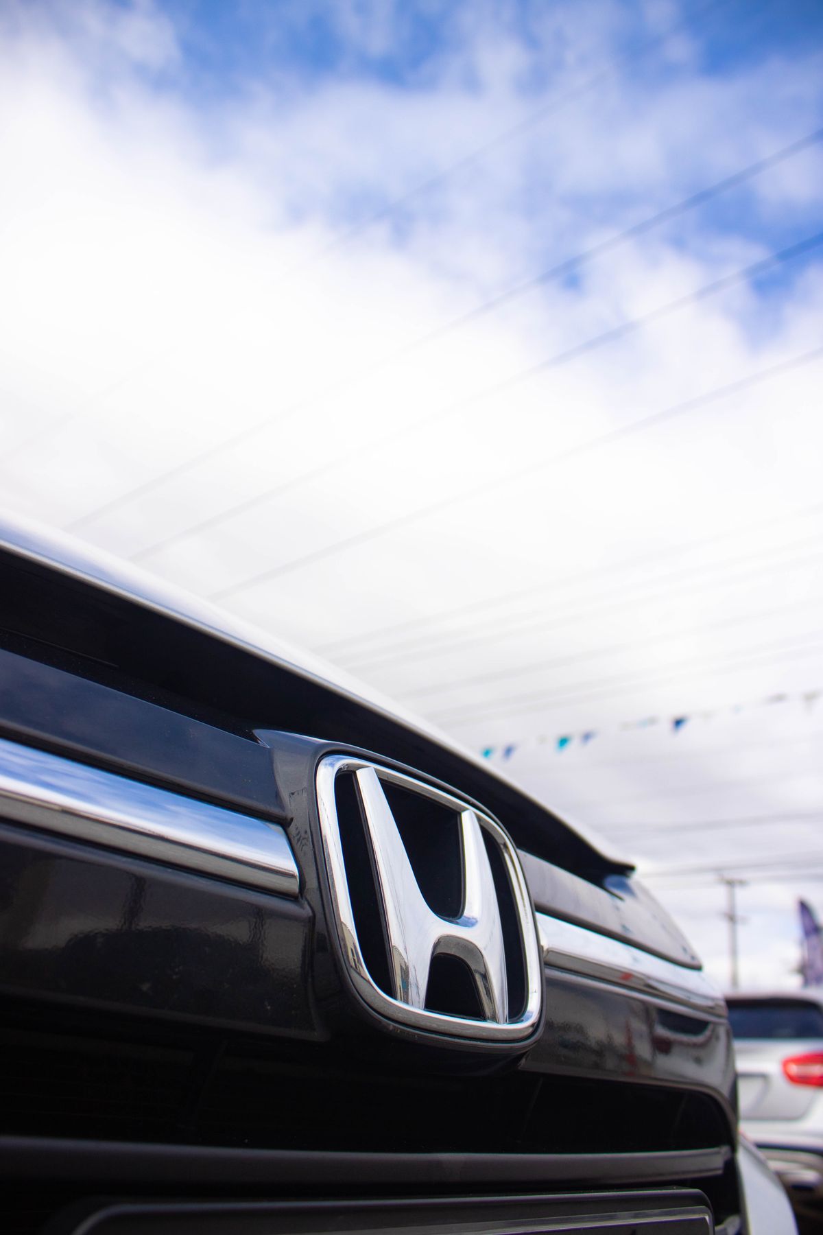 Honda CR-V on izgara ve logo detayi