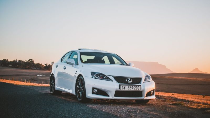 Lexus ES: Lüks ve Sorunsuzluğu Birleştiren Sedan