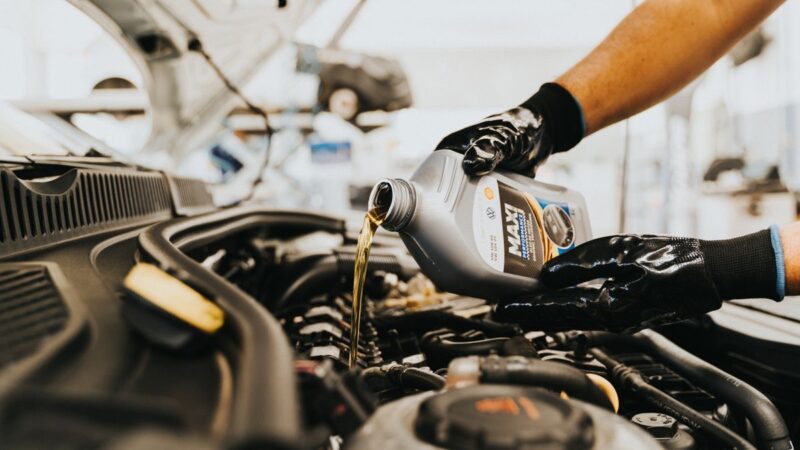 Motor Yağı ve Yağ Filtresi Nasıl Değiştirilir