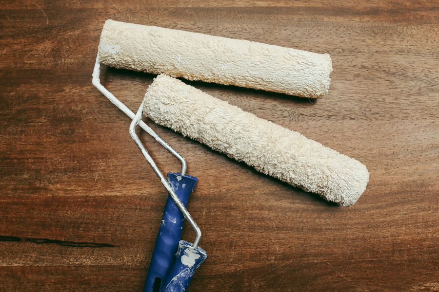 rulo ile plastik boya uygulaması