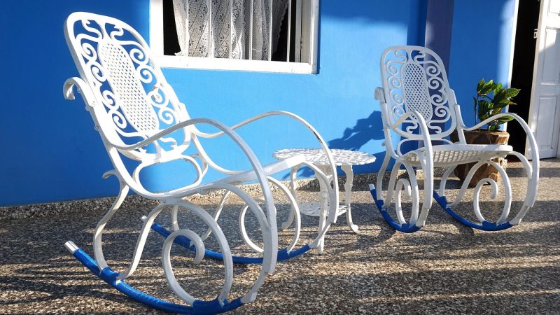 Sallanan Koltuk: Nostaljik Huzurun Modern Hali