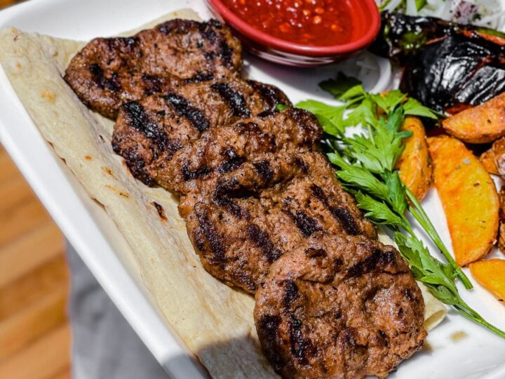 Sarımsaklı Köfte Nasıl Yapılır? Adana Usulü Tarif