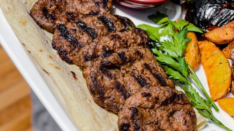 Sarımsaklı Köfte Nasıl Yapılır? Adana Usulü Tarif