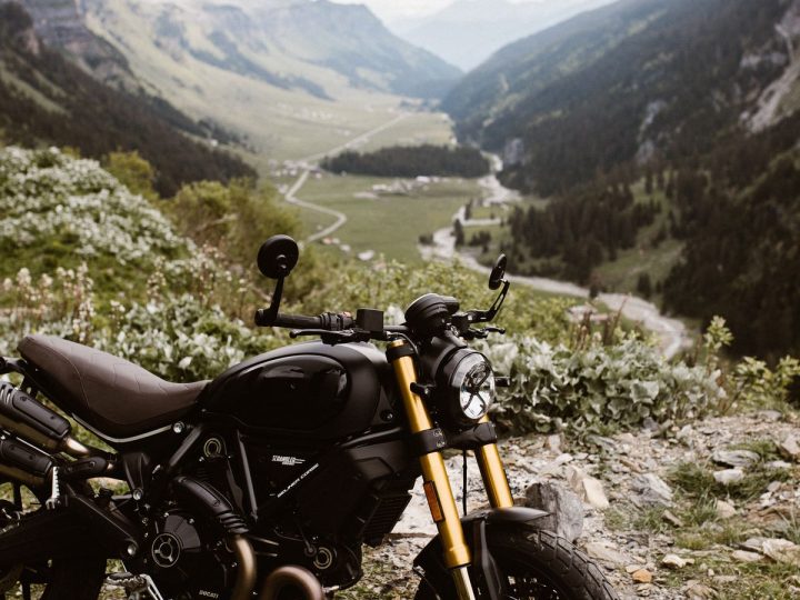 Hem Şehri Hem Toprağı İsteyenlere: Scrambler Motosikletler