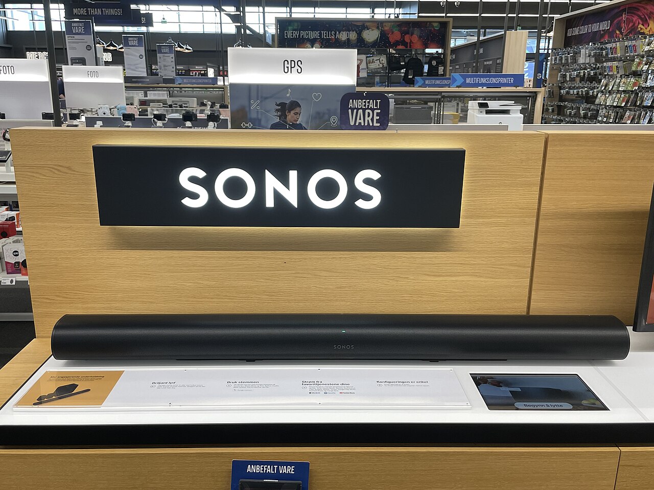 Modern tasarımlı bir soundbar