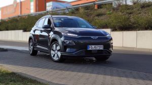 SUV yüksek sürüş pozisyonu ve sağlam duruşuyla tanınır