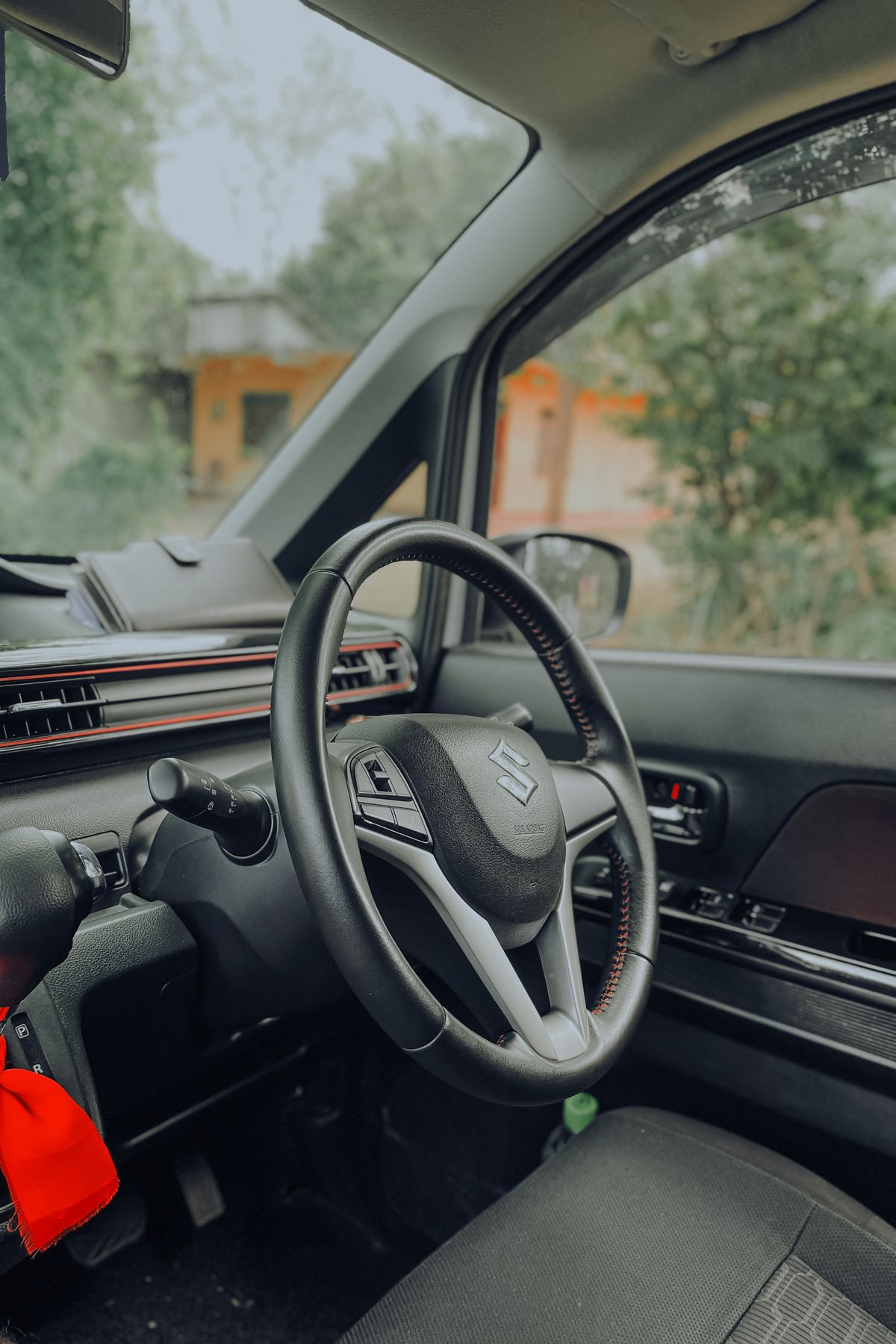 Suzuki Vitara ic mekan ve direksiyon (temsili)