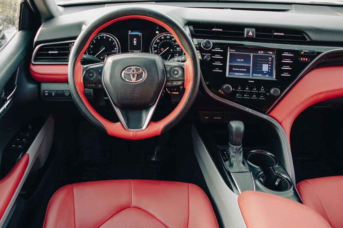 Toyota Camry ic mekan ve deri doseme