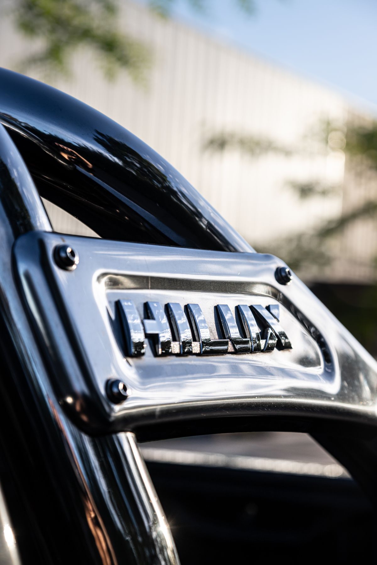 Toyota Hilux yazisi ve detayi