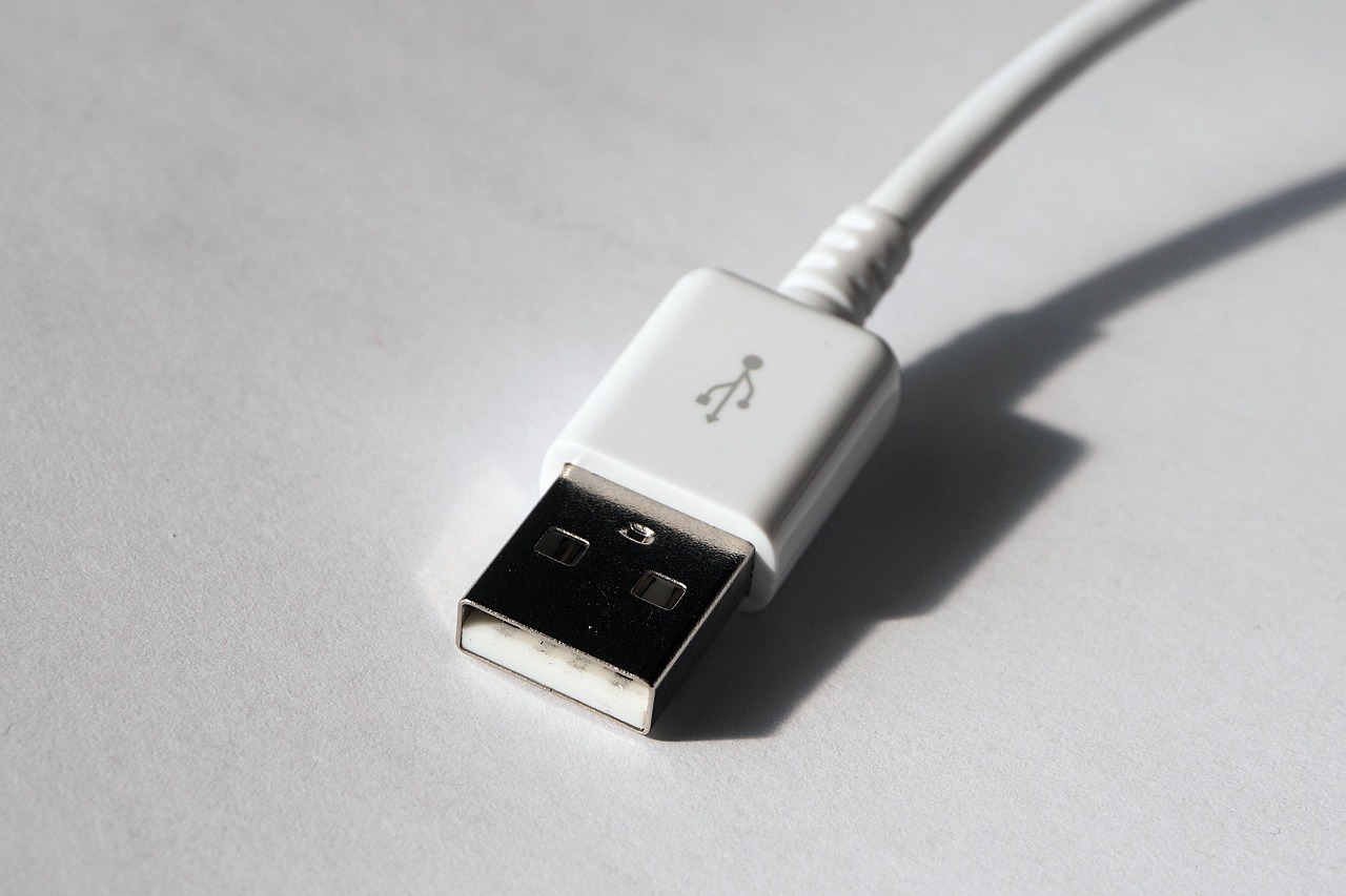 Eski USB uçları tek yönlü takılıyordu.