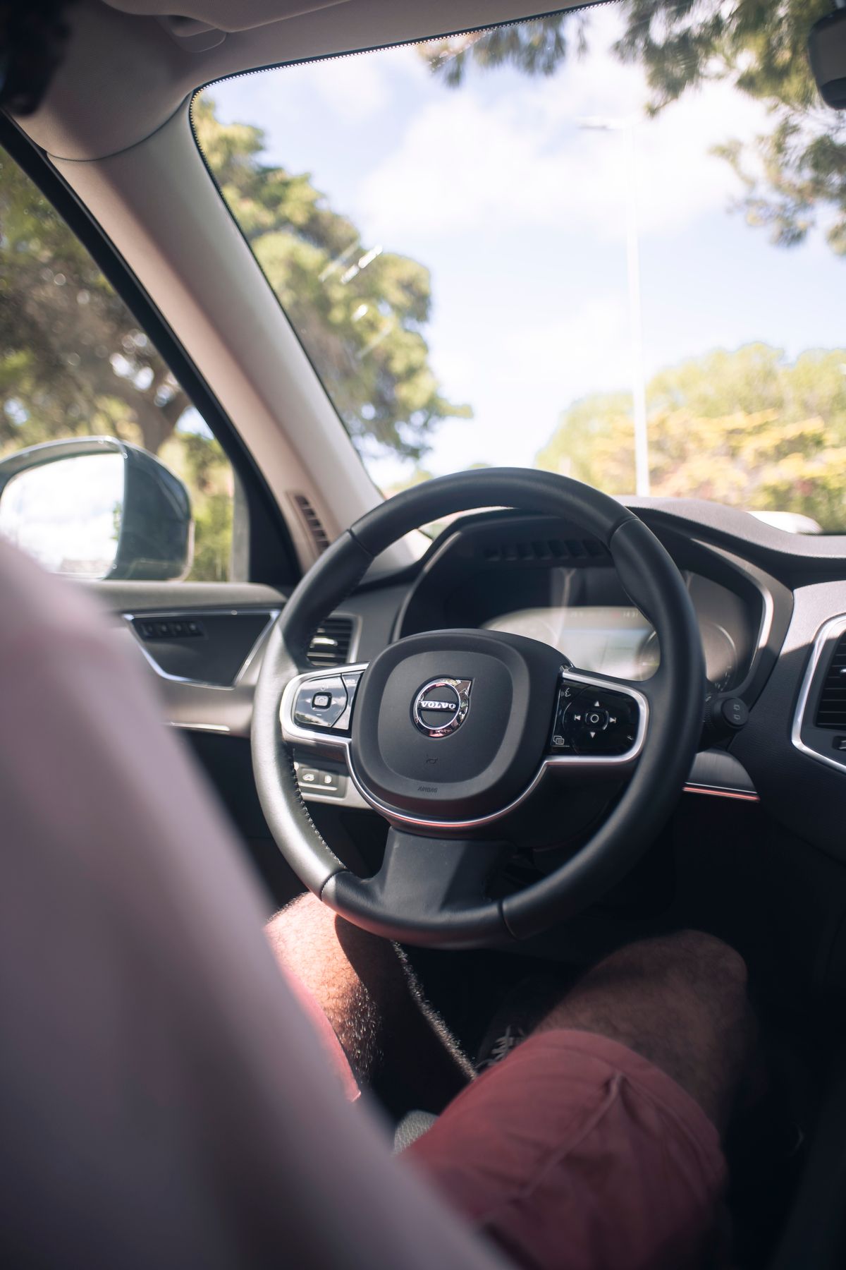 Volvo XC90 direksiyon ve gosterge paneli