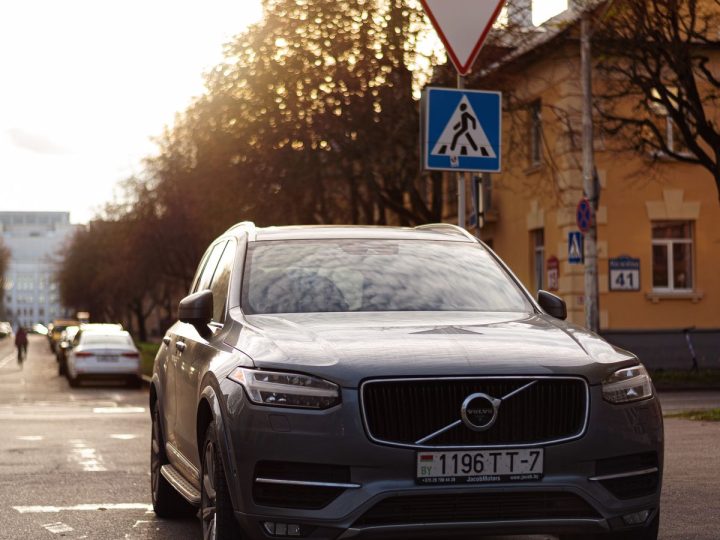 Volvo XC90: Guvenligin ve Zarafetin Bulustugu SUV