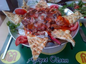 Domatesli közlenmiş patlıcanlı alinazik
