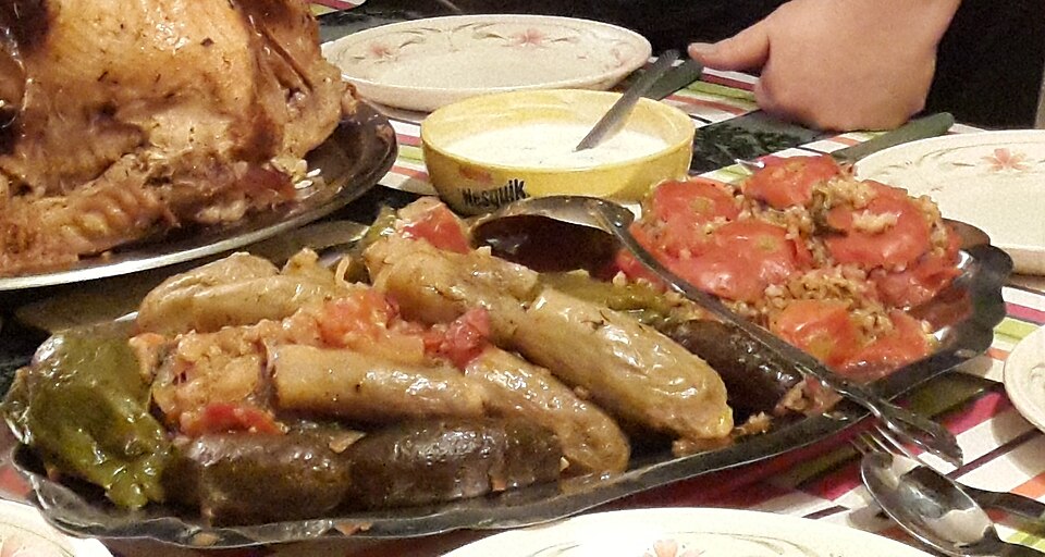 İç pilavlı geleneksel dolma