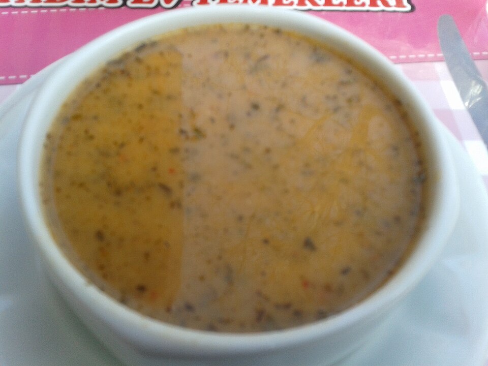 Naneli tarhana çorbası