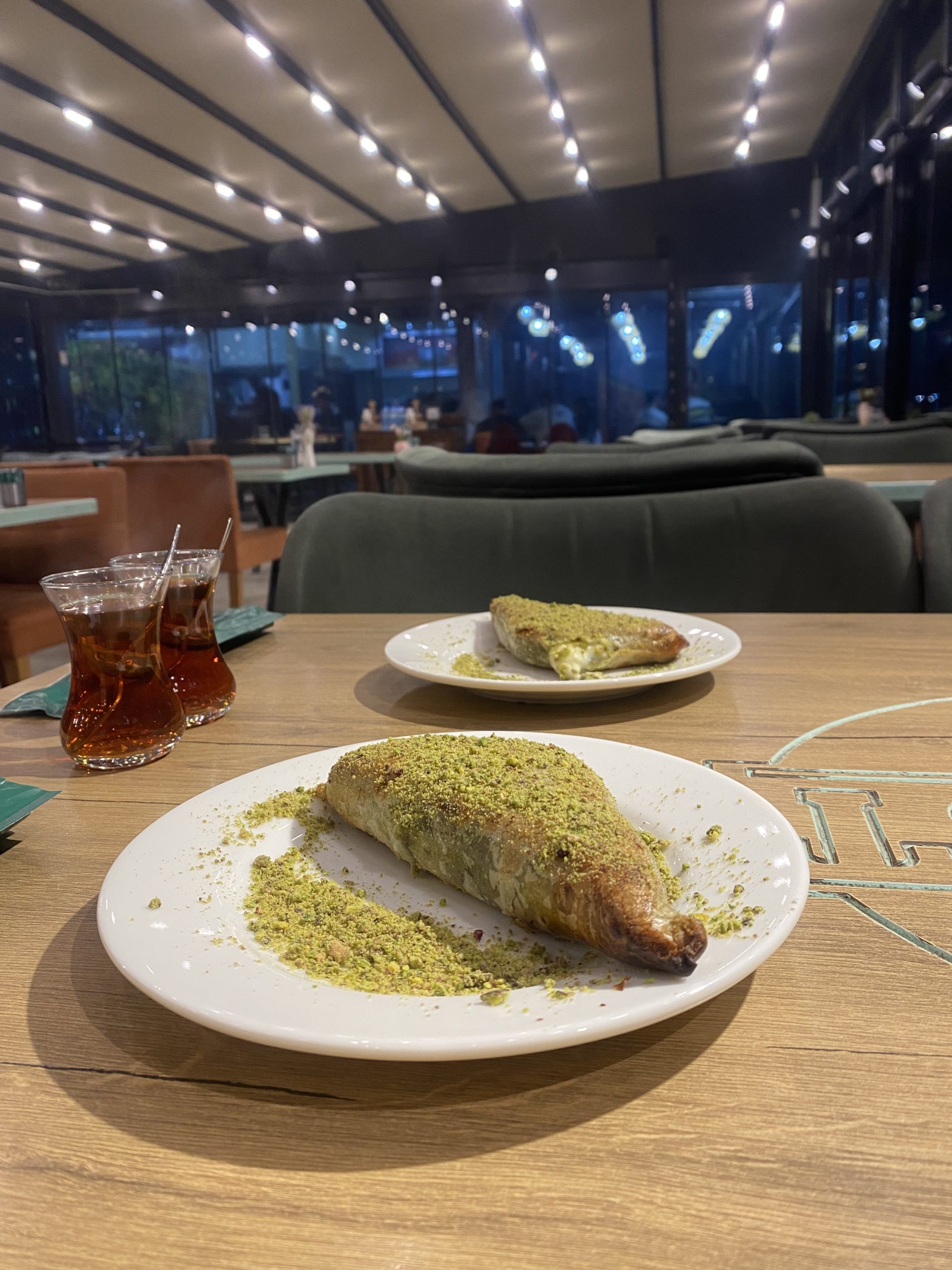 İnce açılmış geleneksel katmer
