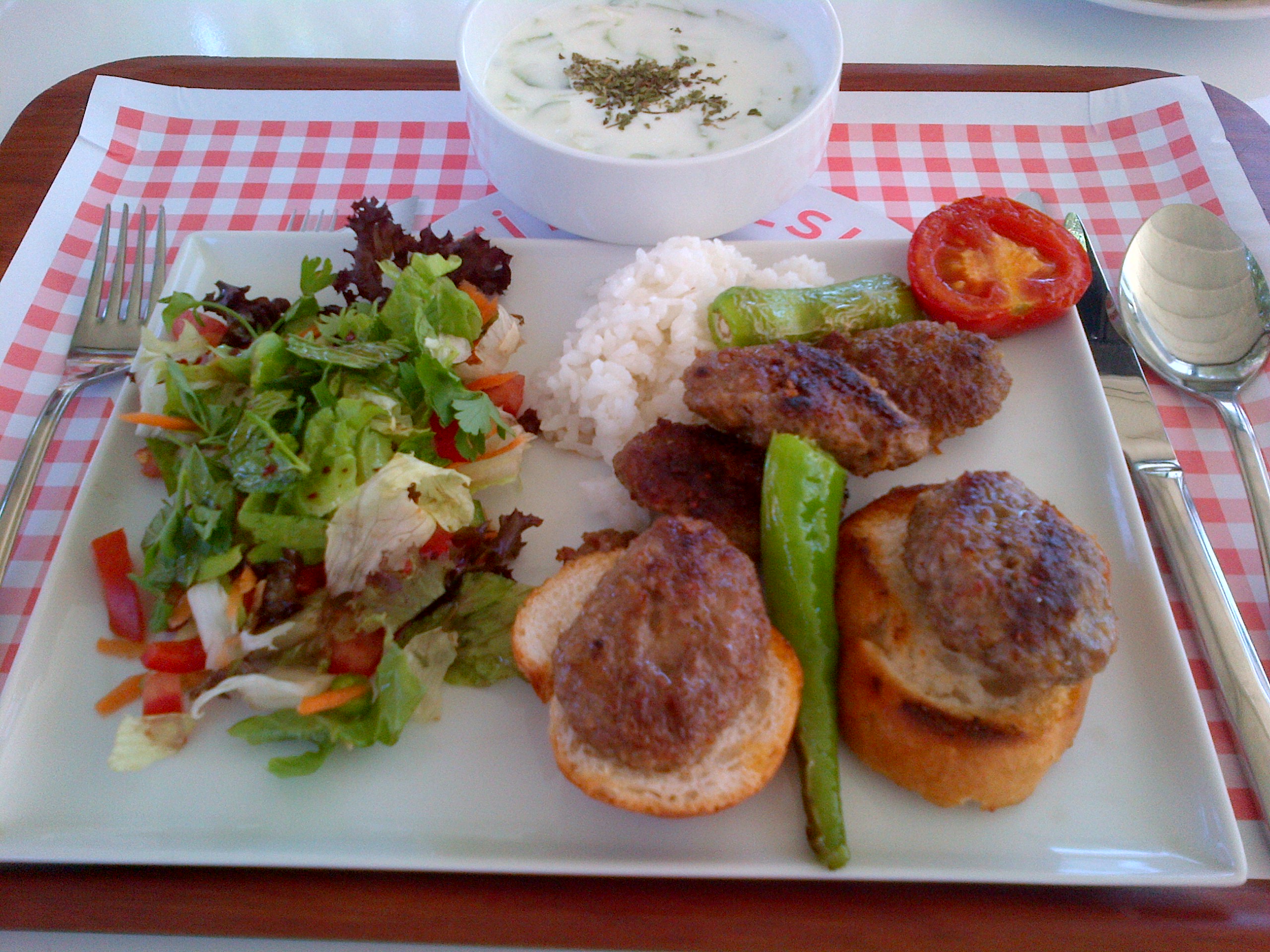 Geleneksel ızgara köfte