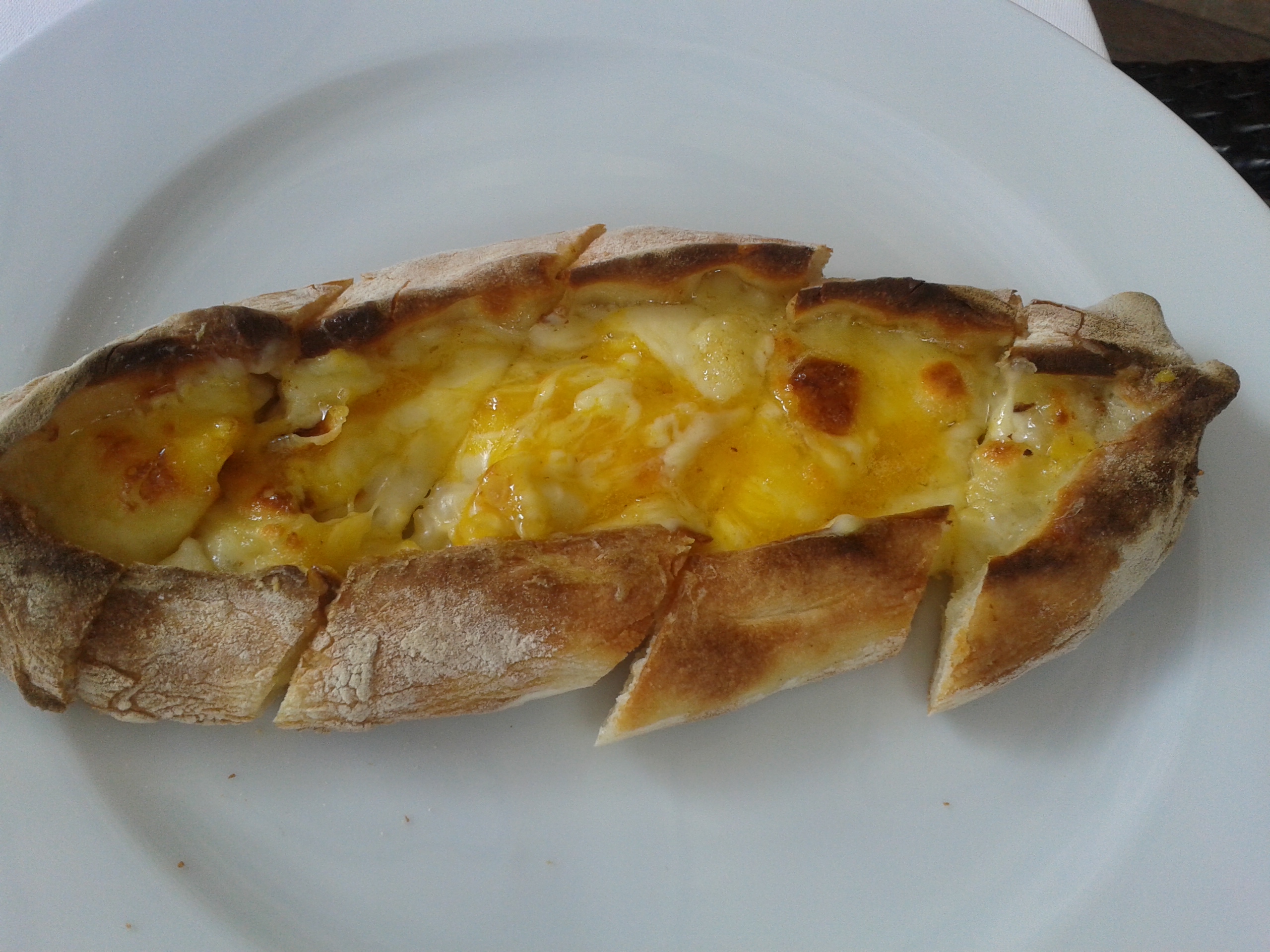 Peynirli semsek pidesi