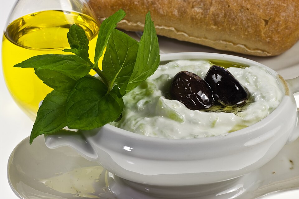 Yoğurtlu bulgurlu cacık