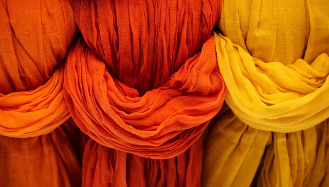 Patchwork için renkli kumaş seçimi