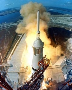 Apollo 11 Saturn V roketi fırlatma