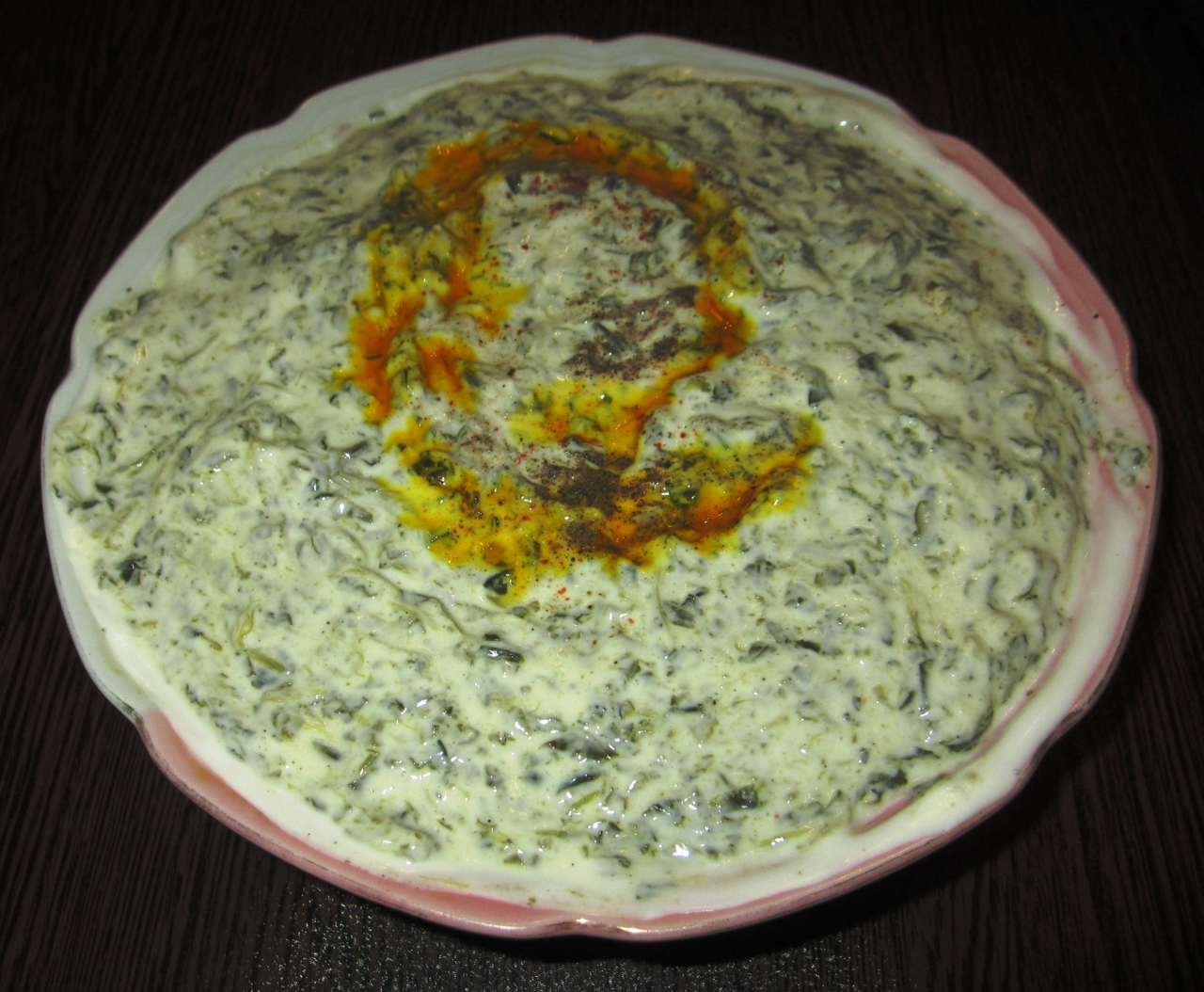 Sebzeli yoğurtlu borani tabağı