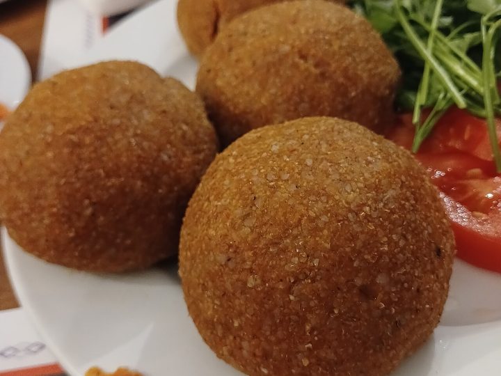 Urfa İçli Köftesi Nasıl Yapılır?