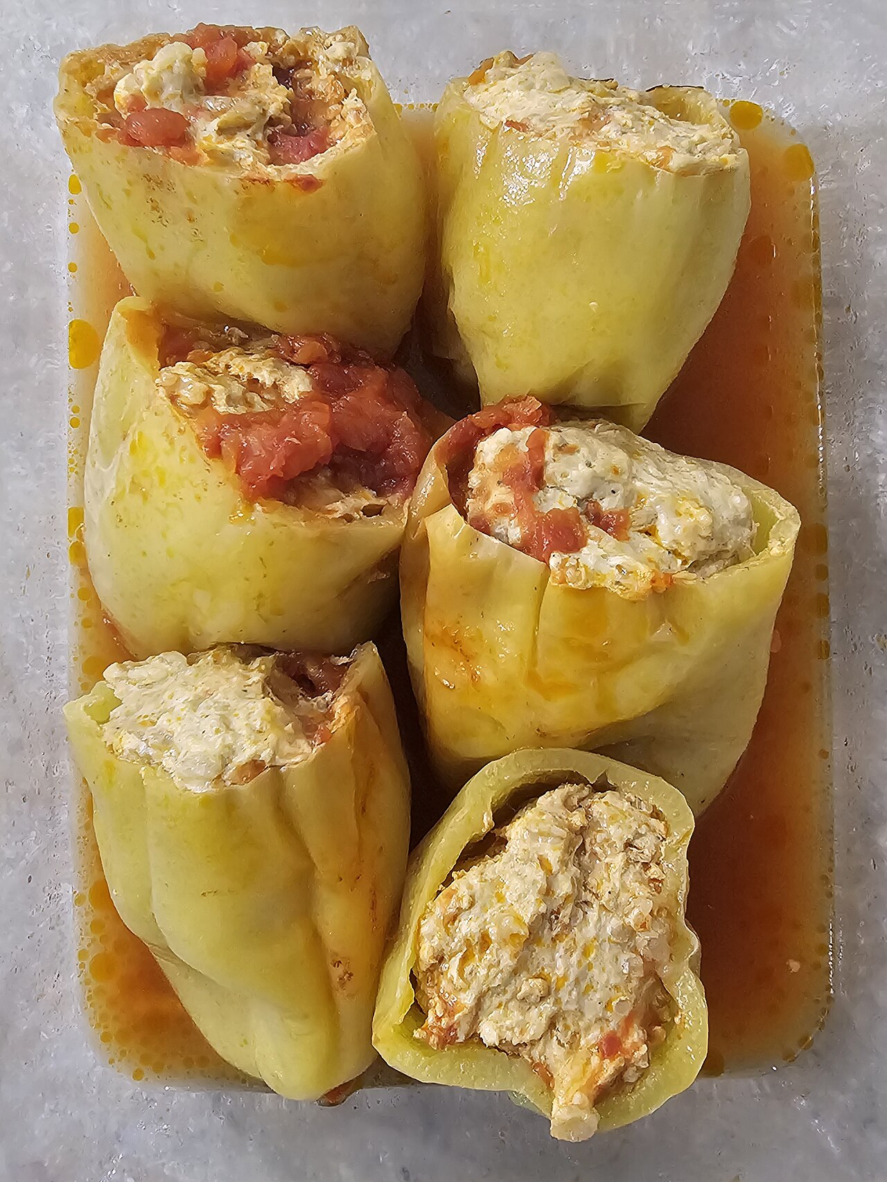 Çökelekli biber dolması