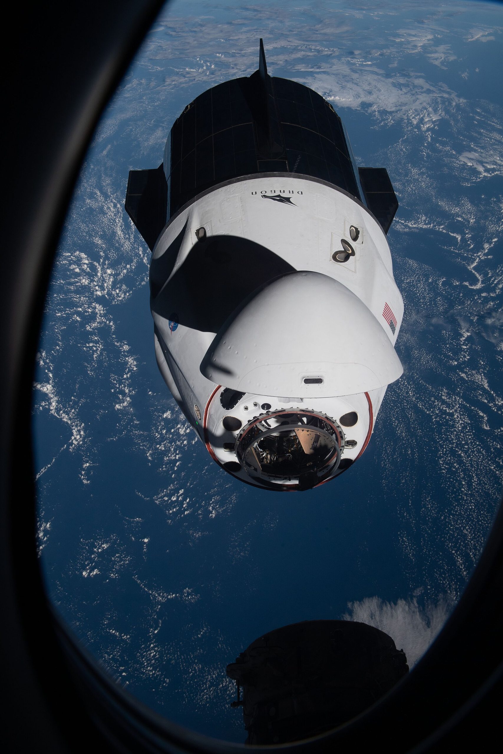 Crew Dragon ISS'e kenetlenirken