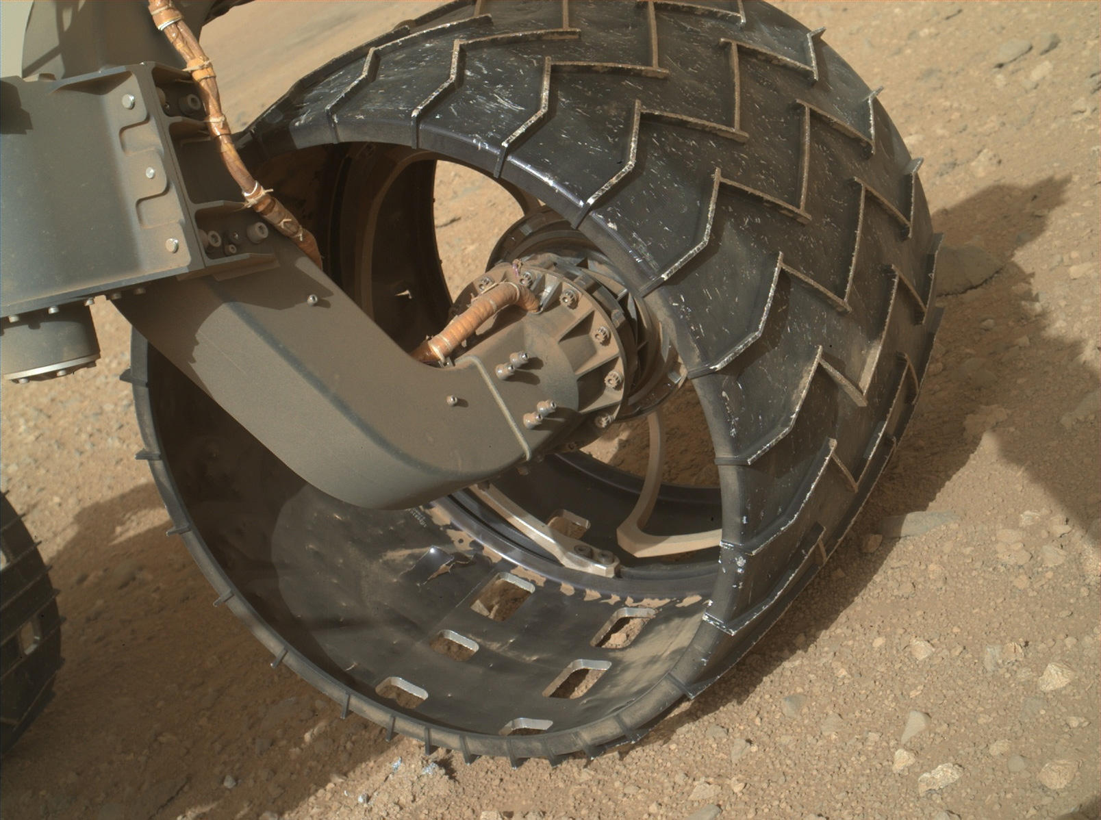 Curiosity'nin aşınan tekerlekleri