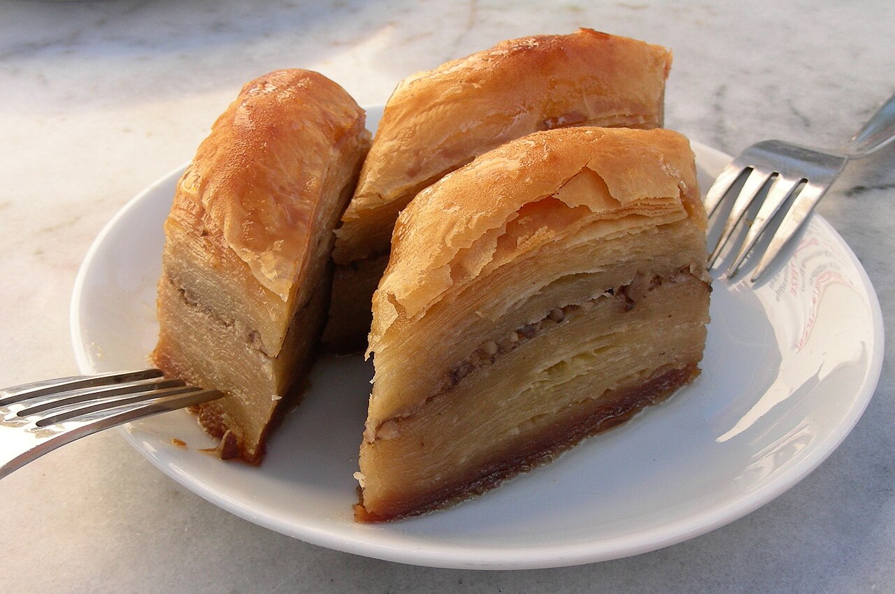 Cevizli delikız baklavası