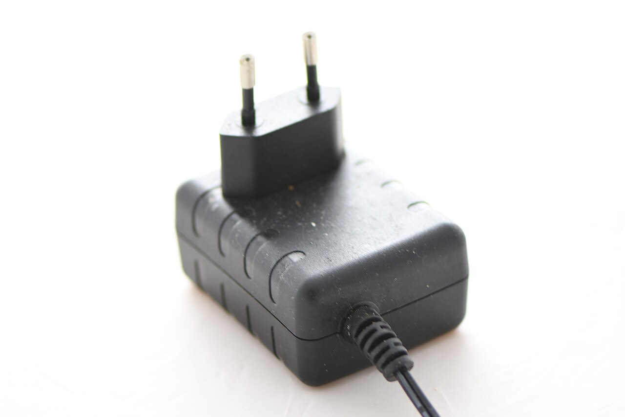 Bir cihazın elektrik fişi
