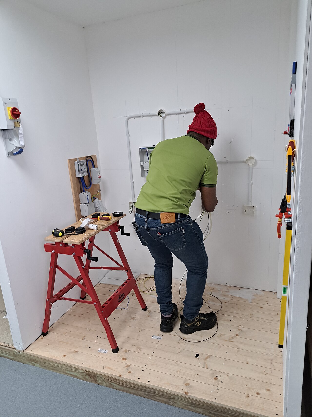 Duvar içi elektrik tesisatı çalışması