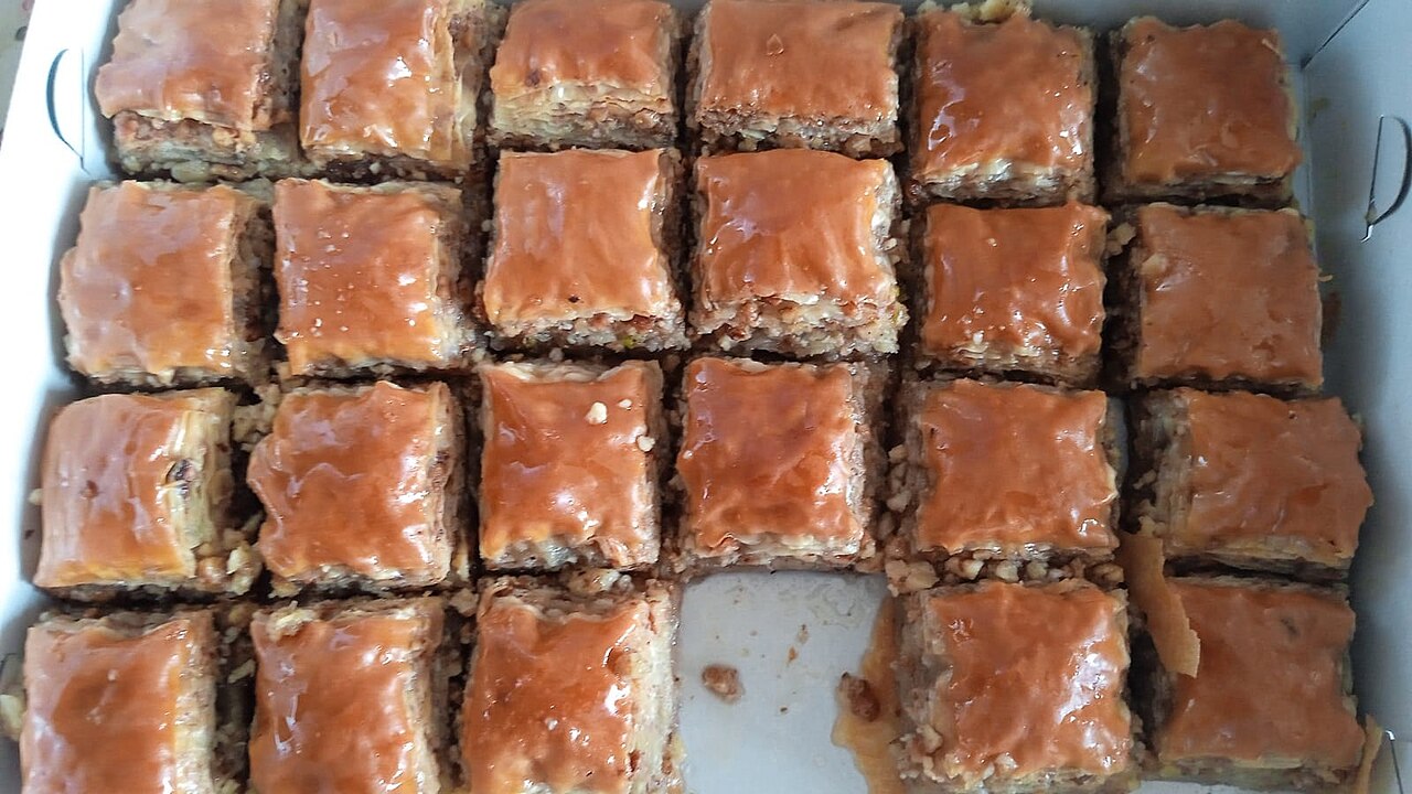Cevizli ev baklavası
