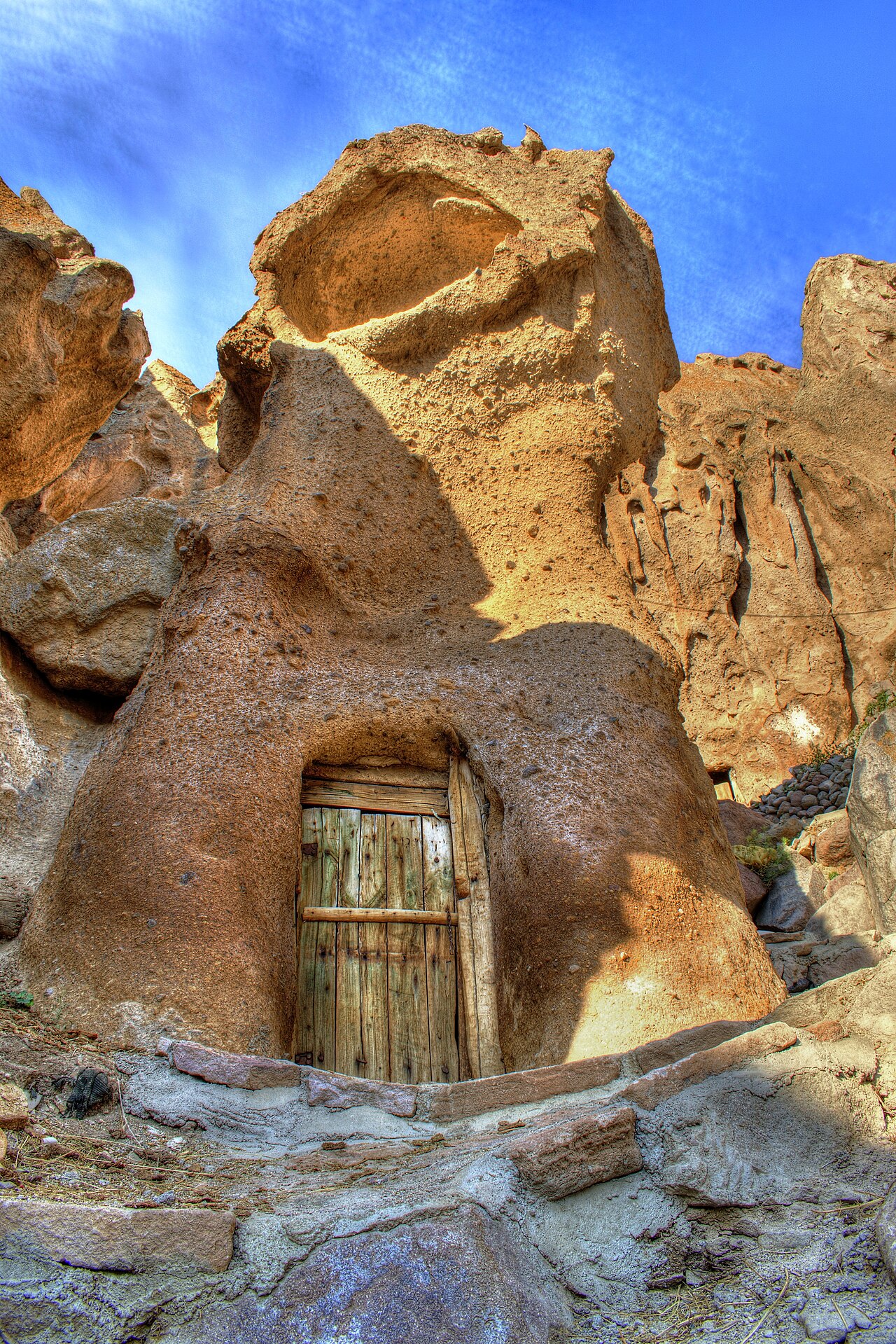 Kandovan kayalik koy ve konut konileri