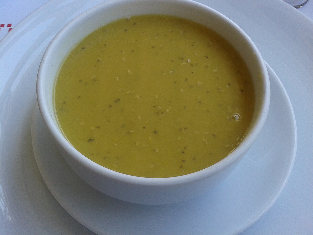 Kırmızı mercimek çorbası