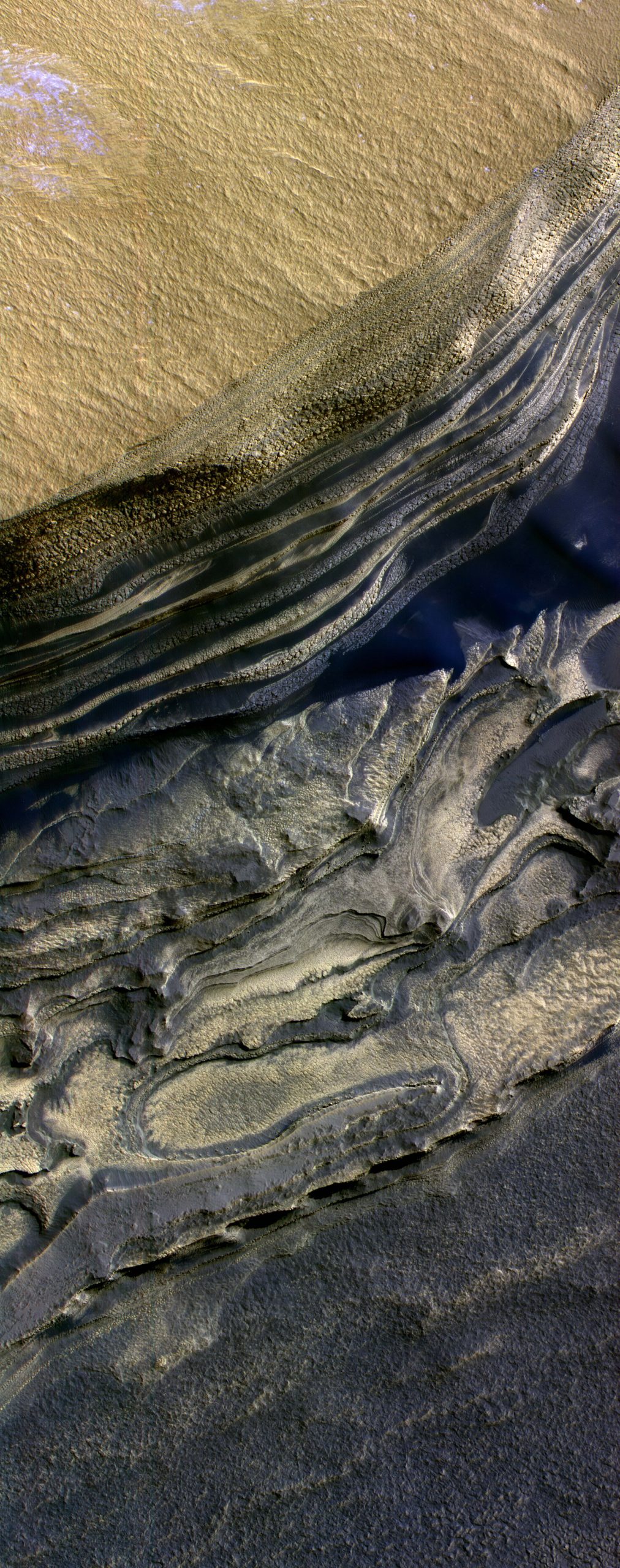 HiRISE ile çekilmiş Mars görüntüsü