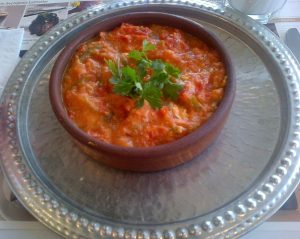Tavada yumurtalı yöresel yemek