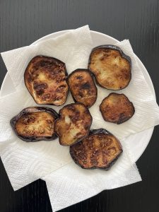 Kızarmış patlıcan dilimleri