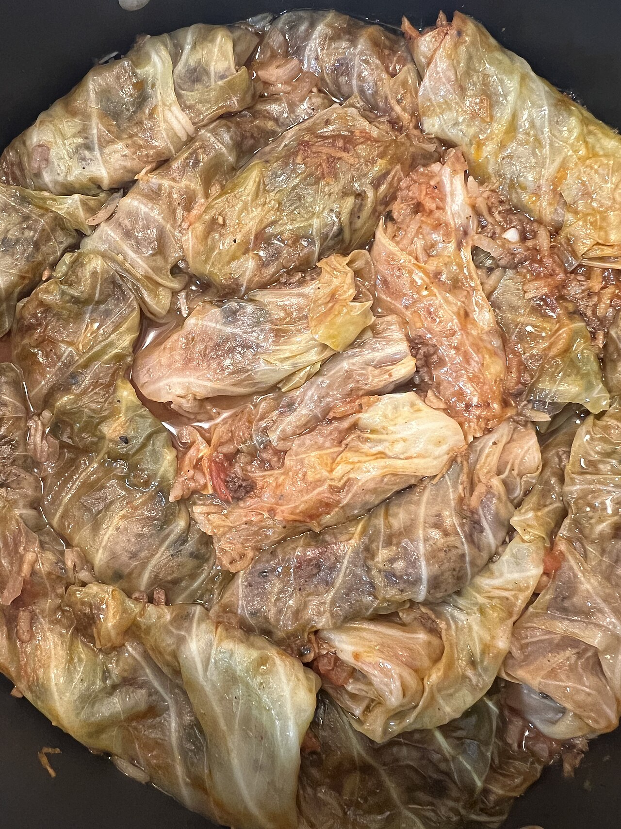 Sarılmış lahana yaprakları