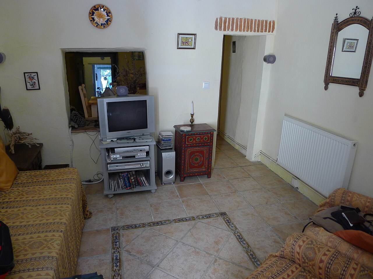 Beyaz radyatör (kalorifer peteği)